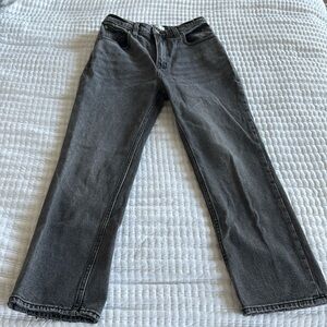 Abercrombie Women’s size Ankle Straight High Rise • 0/25 Short jeans!